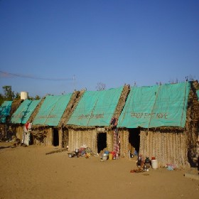 Cuddalore (Tamil Nadu) Temporary shelters provided by a local NGO